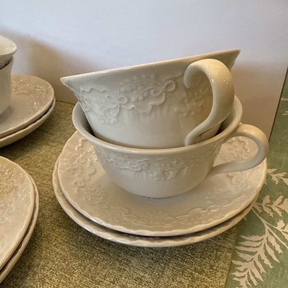 Ralph Lauren Wedgwood White “Claire” Cup & Saucer 6 Sets, Excellent Condition! - Picture 6 of 8